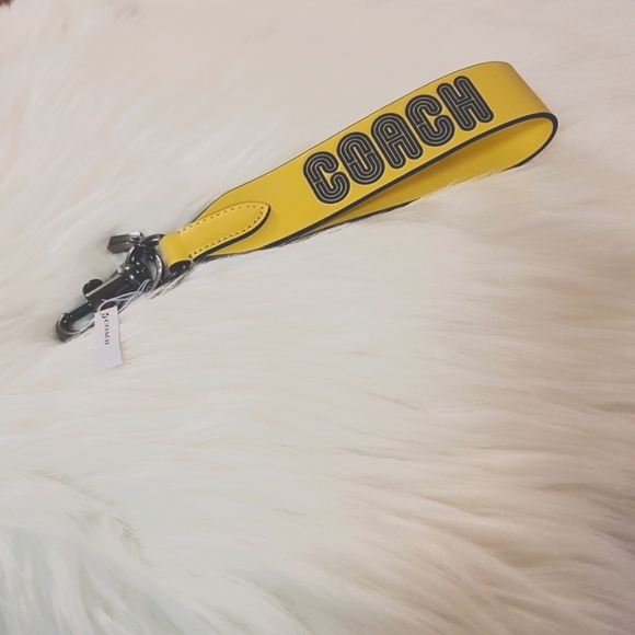 Coach Loop key fob with Coach Patch gunmetal retro yellow - Picture 4 of 12